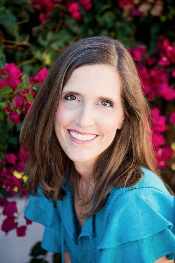 Wendy Retzer headshot